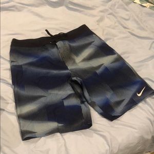 Men’s board shorts